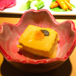 七色てまりうた - お通し かぼちゃの豆腐 ¥500
      (かぼちゃの種 イクラ)