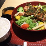 Ootoya - 1710_Ootoya-大戸屋- PIK_BASIL CHICKEN SET＠97,000Rp(バジルチキンサラダセット) ご飯大盛(300g)＠無料サービス