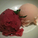 鉄板焼 旬 - ラズベリーシャーベット＆桜アイス