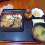 たじま - 特製豚丼850円