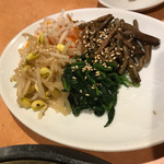 肉匠 迎賓館 - ナムル盛り合わせ
