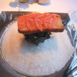 レストラン・ジョルジュマルソー - トマトスライスとさざえアスパラのカナッペ