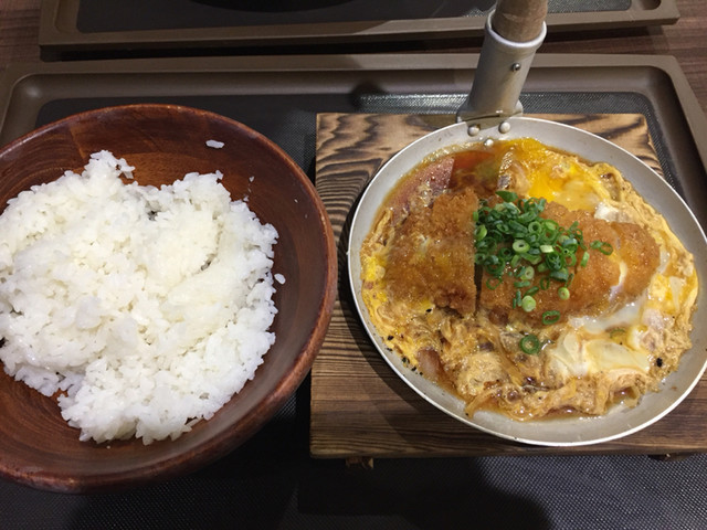 淡路島カレー 琉球卵とじ丼 北中城村 カレーライス 食べログ