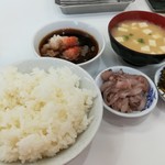 Tempura Dokoro Hirao - ご飯、味噌汁、塩辛