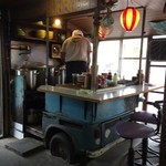 みつやの里 - 昔の屋台をそのまま活用してラーメンは作られとります。