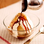 A slightly rich adult dessert affogato (vanilla ice cream + espresso) 580 yen (excluding tax)