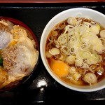 小諸そば - カツ丼の大きさよ・・