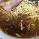 稲城 大勝軒 五一 - 中華麺 本日のスープの色...