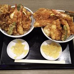 日本橋 天丼 金子半之助 - 左：天丼、右：江戸前天丼