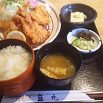 Masu gen - 鶏唐揚げ定食740円