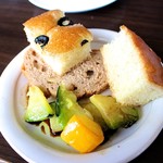くらすわ レストラン - 【くらすわ★ランチ】 パンとズッキーニの素揚げ