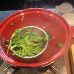 くらすわ レストラン - 赤じくほうれん草をしゃぶしゃぶ中