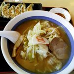 ８番ラーメン - 「8番セット」味噌らーめんを選択。