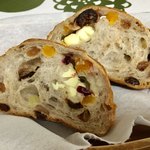 DONQ - ７種のドライフルーツとクリームチーズたっぷり！