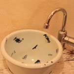 オーベルジュあかだま - トイレの手洗いボールも伊万里