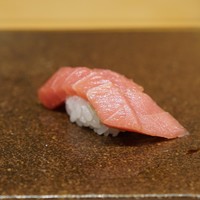 寿司つばさ - 中トロは軽く漬けに