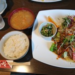 ぷくぷく - 本日の定食（豚カタ肉のホイコ・ロー）：820円