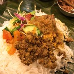 スパイス料理ナッラマナム - バスマティライスに色々のっけて、いただきま〜す