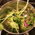 スパイス料理ナッラマナム - キュウリと貝割れのサラダ風和え物