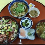 Izakayatamariya - 本日の日替わり
                      海鮮ばらチラシ寿司&豚バラ肉煮込み 650円
