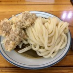手打うどん 麦蔵 - 麺の色が違う！写真では伝わりにくいけど艶が凄くあるんですよっ