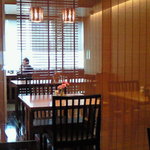 Kotori Tei - 【'11/04/18撮影】店内のテーブル席の風景です