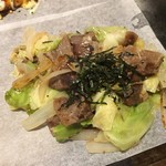お好み焼き田よし・雫 - 牛すじ炒め塩味
      