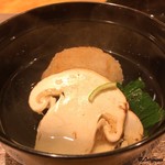 丸新 - 松茸と蓮根饅頭の椀