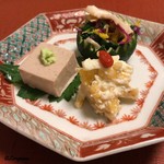 御料理 寺沢 - 胡桃豆腐に松茸の食用菊の酢橘釜と白酢和え