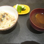 小熊 - 食事（岩手産松茸と秋刀魚ご飯）、香の物、留め椀（貝）