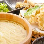 つるのおんがえし - 料理写真:釜揚げ天盛うどん