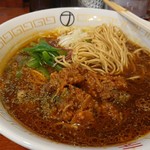 ナルトもメンマもないけれど - 麺は意外にもぱつぱつ。味噌、塩もこの麺で食べてみたい。