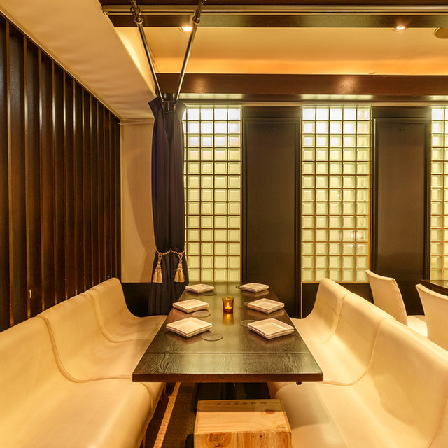 Loites レストラン 飲食店の検索 女子会に最適なテーブルソファー席 新宿個室イタリアン肉 チーズark新宿東口駅前店