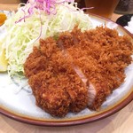 とんかつ檍 蒲田本店 - 衣はサクサクでお肉に密着。