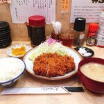 とんかつ檍 蒲田本店 - 平日限定 ロースとんかつランチ定食 @1,000円
                                特上やひれかつも人気だけど、最安値のこちらでも感動的なおいしさ！