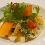 前菜　つぶ貝のサラダ仕立て　コラトゥーラの香り
          