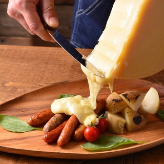 Looks great on SNS! We also have the popular raclette cheese!