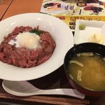 Denizu - ローストビーフ丼（味噌汁付）1186円