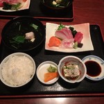 おいでん家 - 三津の朝市　刺身定食1100円