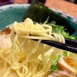 逢縁喜縁 - 麺は細麺