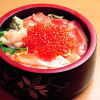 ランチ 特撰サーモンいくら丼
