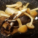 馳走 啐啄一十  - 愛媛県土居町の里芋と舞茸・えのき茸
      出汁(いりこ・鯖節・鰹節・あご・鮪節・昆布)