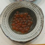 寿司栄 - 生いくら？(ほとんど、醤油に漬け込んでない)