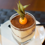 COMO Italian Restaurant & Bar - ティラミスは58HKD　日本円だと約870円かあああ　ちと高いなああ