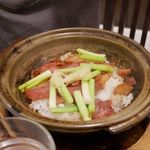 中華旬彩 森本 - 香港式炊き込み土鍋ご飯（自家製ﾍﾞｰｺﾝと腸詰め）