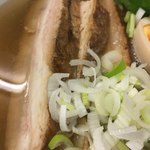 麺屋ひょっとこ - 焼豚はかなりボリューミー　