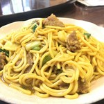 金春發牛肉店 天水路總店  - カレー牛肉炒麺