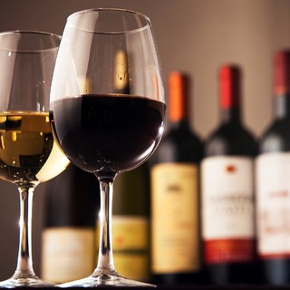 More than 30 types of carefully selected <high cost performance wines>