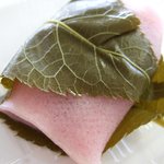 和菓子処　紅屋 - 桜の葉･･･しょっぱい