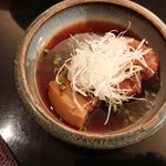 月の音 - 豚角煮　400円・外税